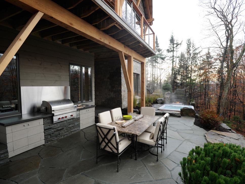 Top 15 outdoor kitchen designs and their costs — 24 hour site ... Interior decoración Patio Middle
