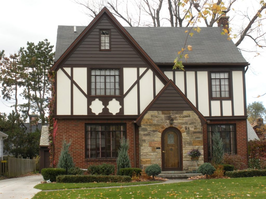 Tudor-Revival