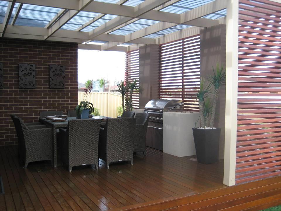 Covered pergola with walls