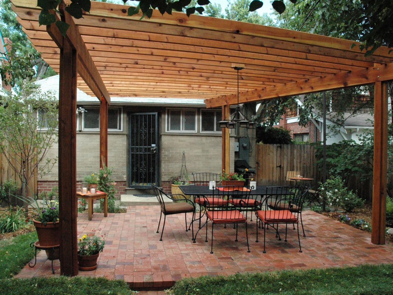 Trapezoid pergola