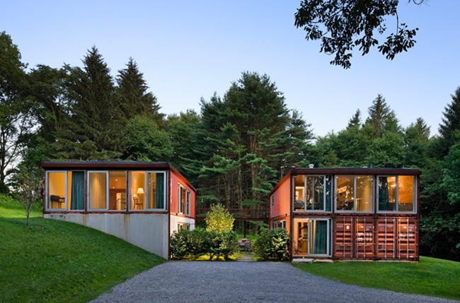 Industrial home in Seattle designed to look like a shipping container house