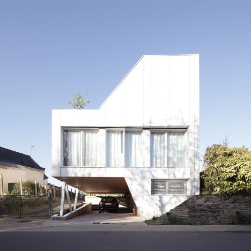 White container house