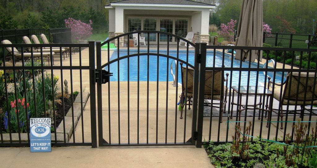 Specrail-Aluminum-Fence