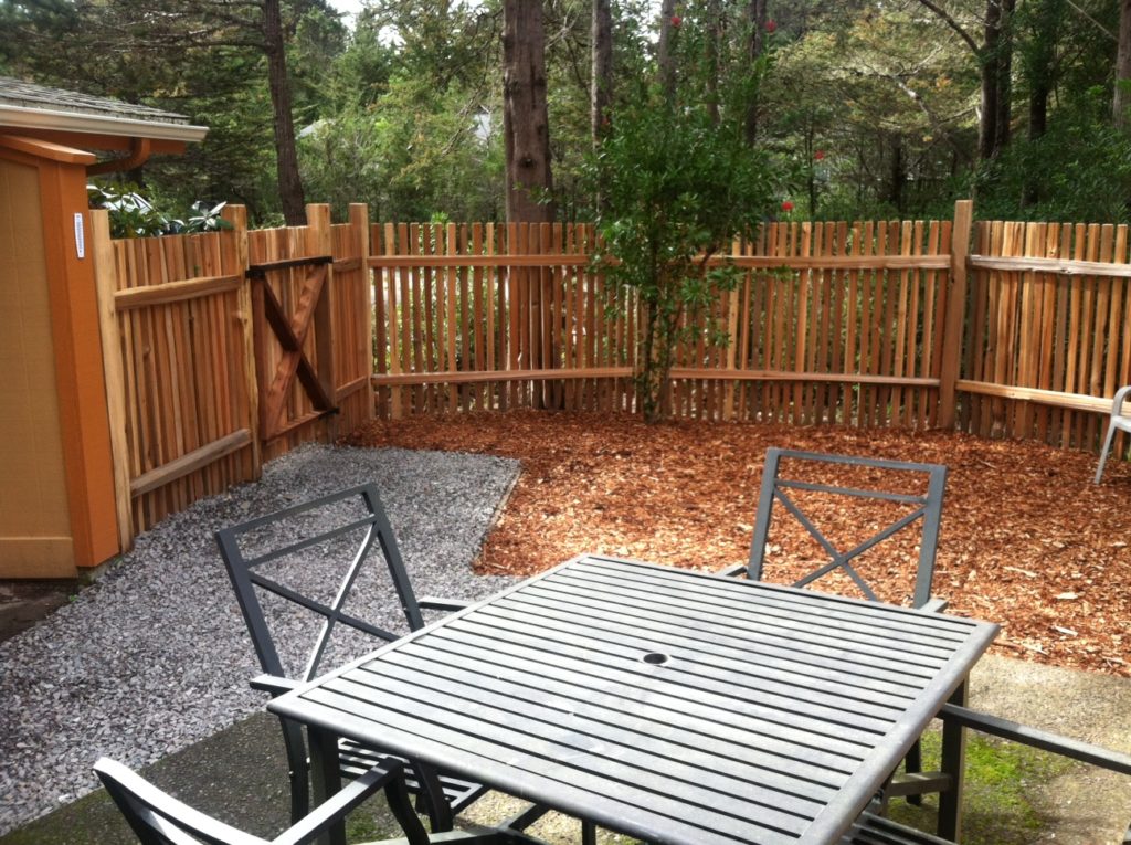 grape-stake-fence