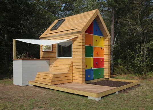 Green escape playhouse