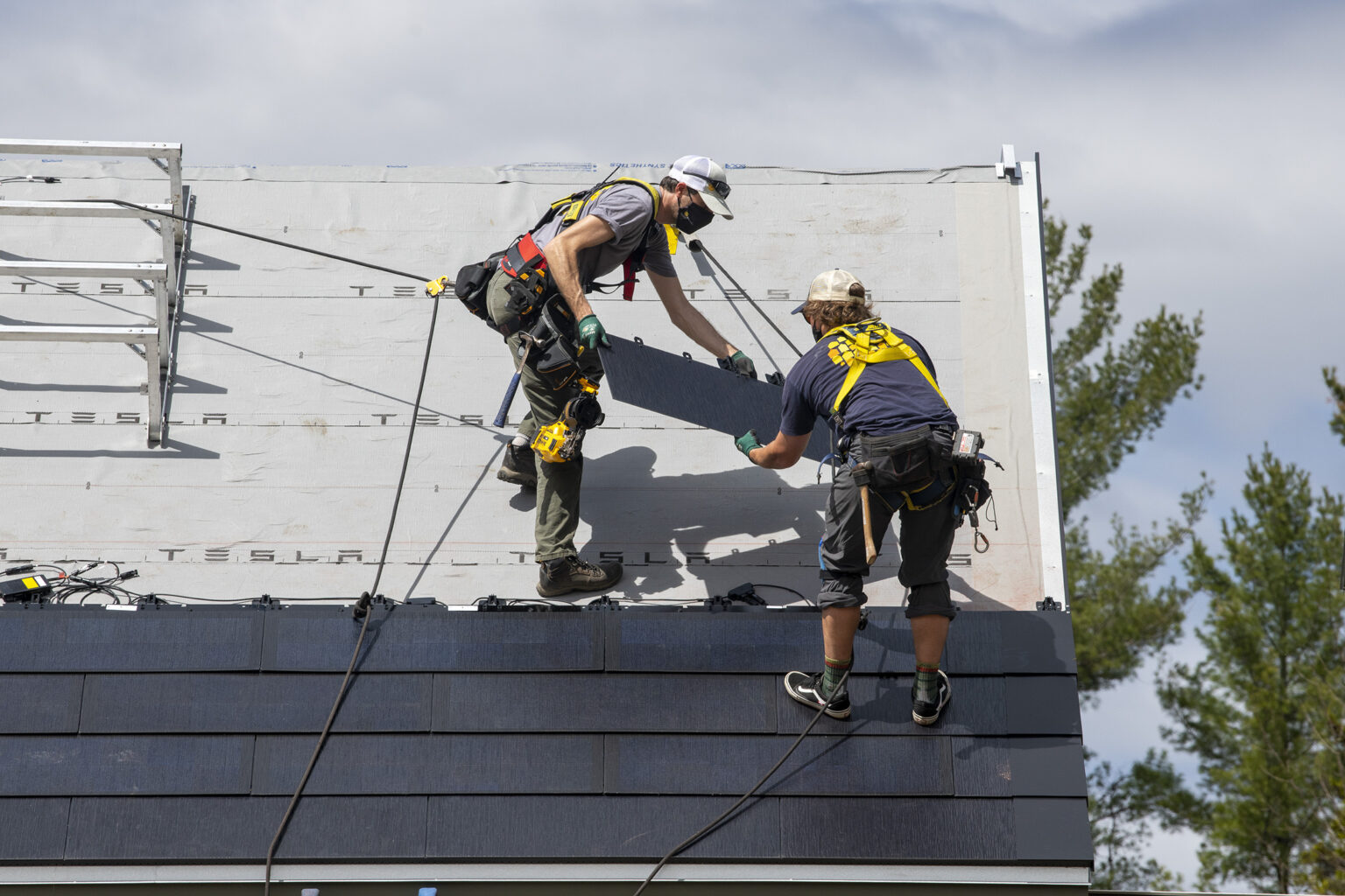 Tesla Solar Roof Cost Current Wait Times Other Solar Tile Options